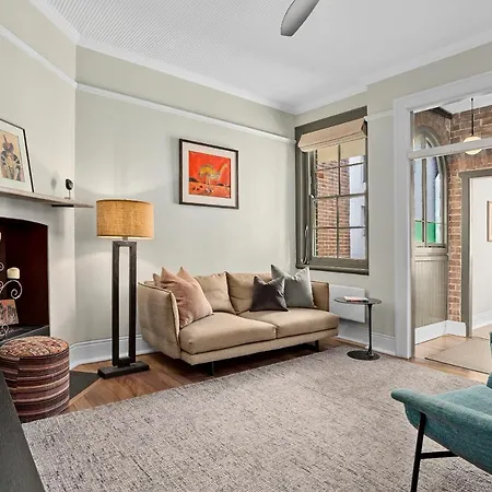 Discover The Rocks - Historical Terrace House Sydney Exterior photo