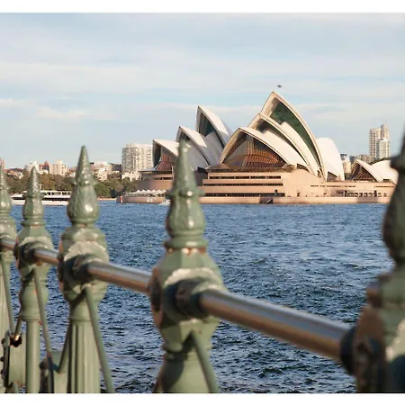Discover The Rocks - Historical Terrace House Sydney Exterior photo
